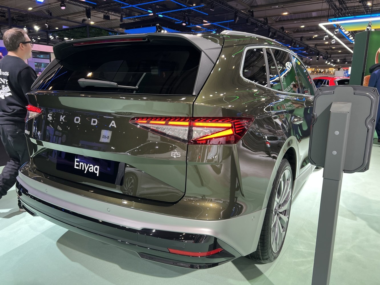 Rear view and LED tail lights of a modern SUV with sleek lines and a dark tinted rear window