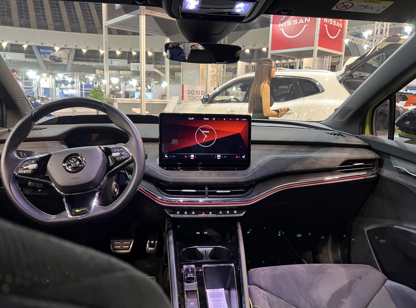 Digital cockpit and touchscreen infotainment with modern steering wheel controls