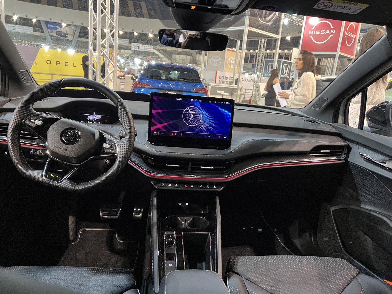 Digital dashboard and central touchscreen infotainment display