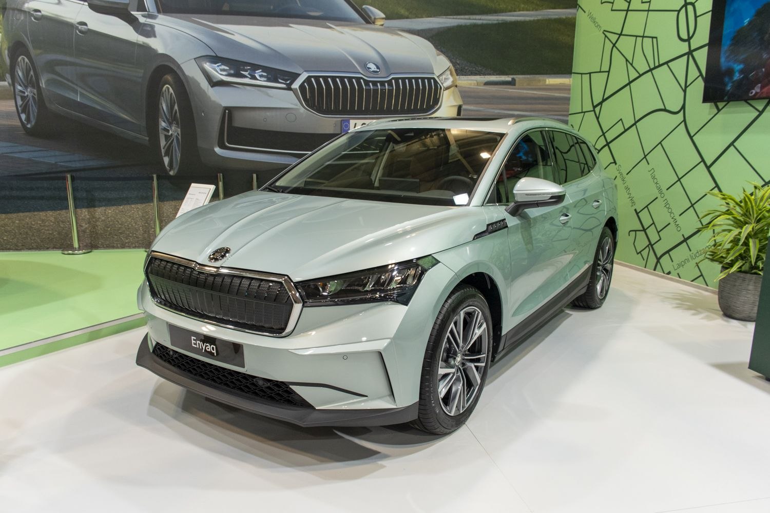 Front grille and sleek headlight design of an electric SUV