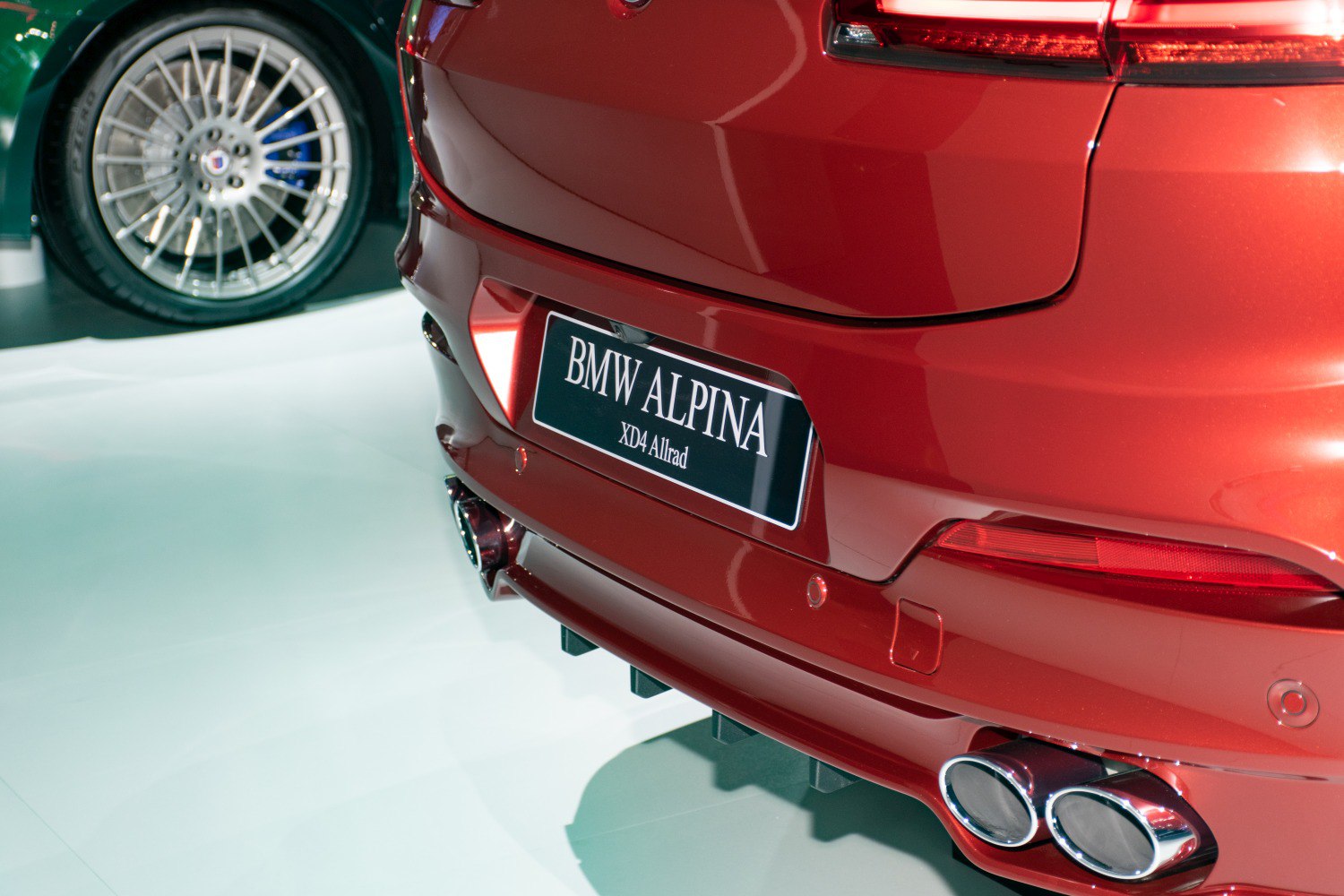 Rear end with dual exhaust and taillight design