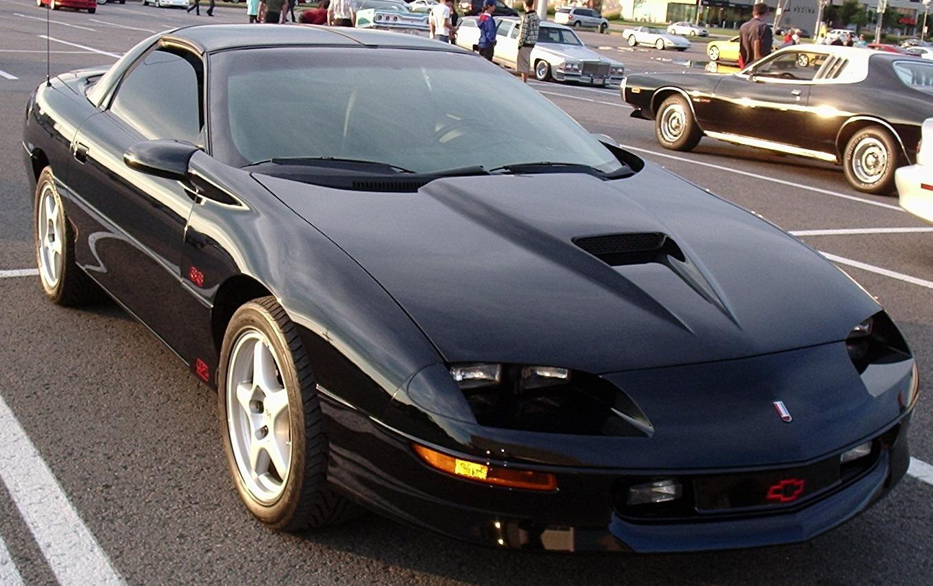 Front view with hood scoop and pop-up headlights