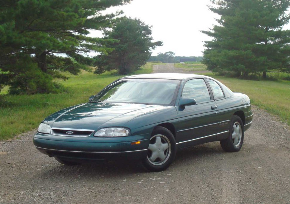 Classic coupe with sleek aerodynamic body and smooth front-end design