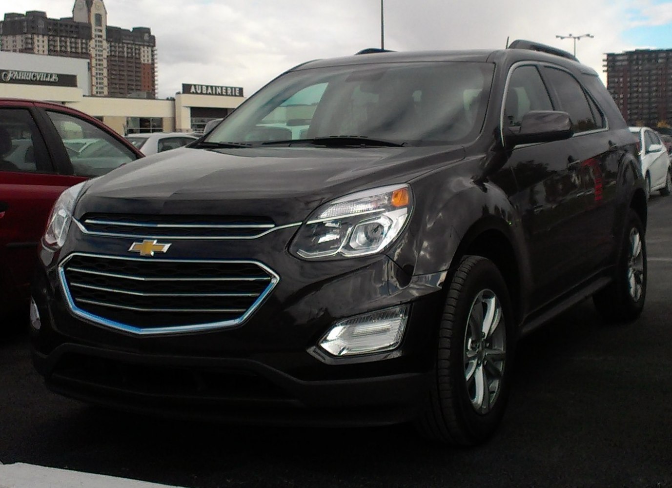 Front grille and headlight design of modern black SUV
