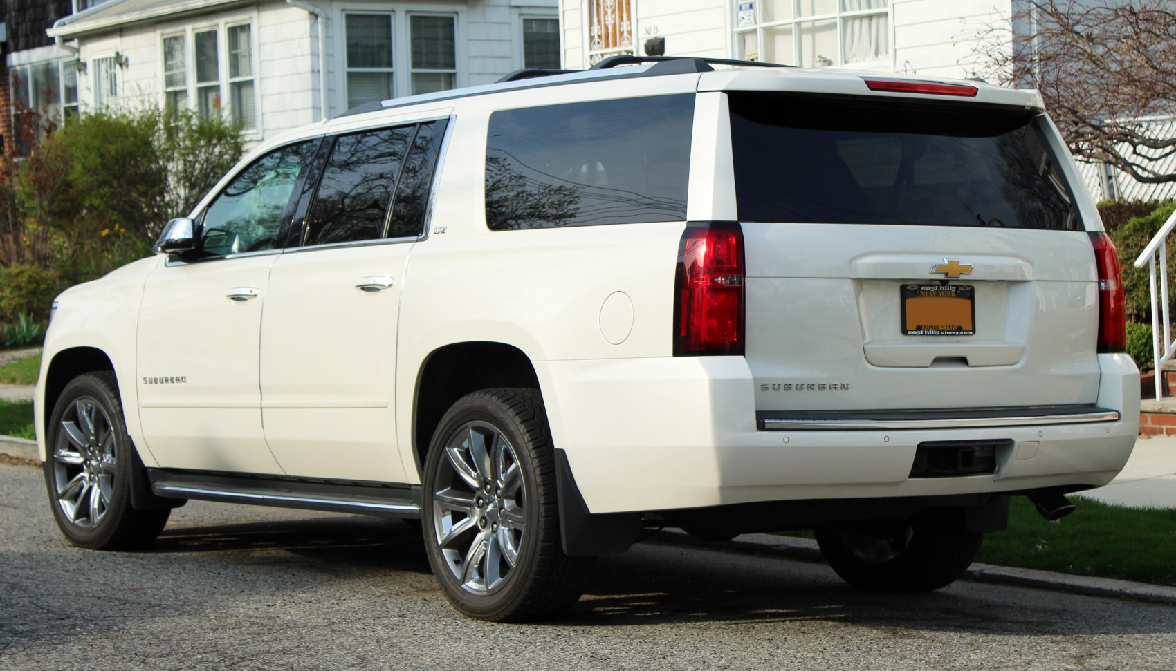 Rear side view showing alloy wheels and tinted windows