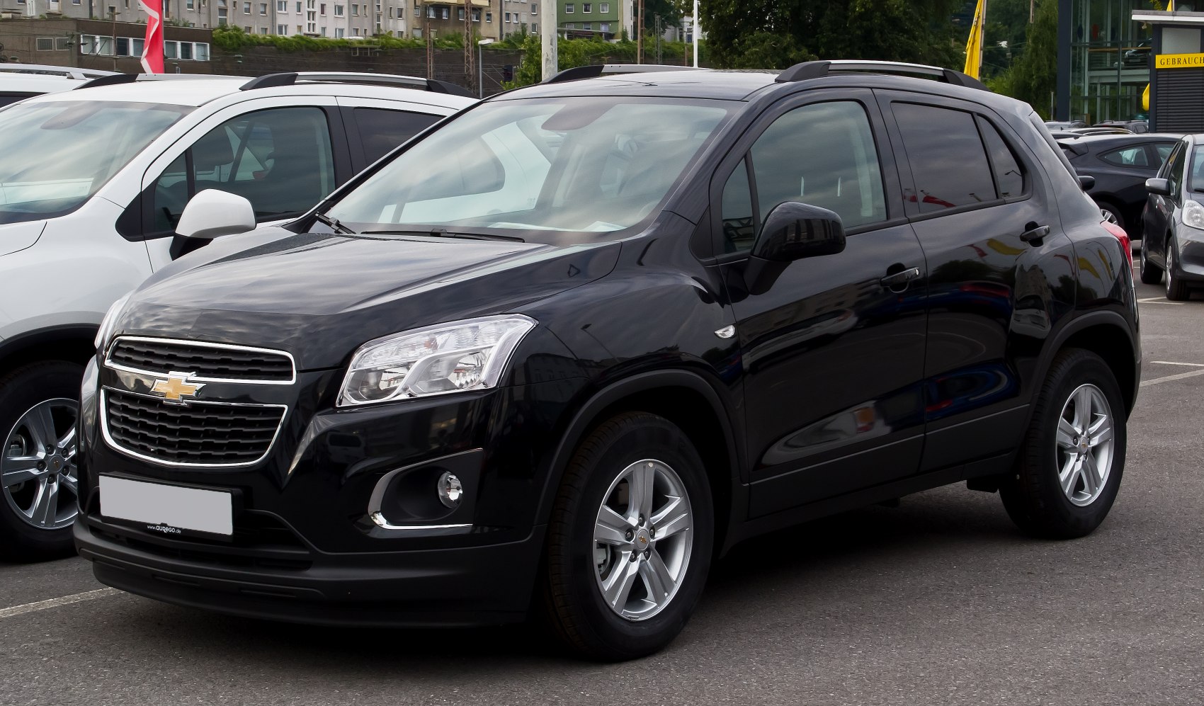 Compact SUV front side, headlights and grille details