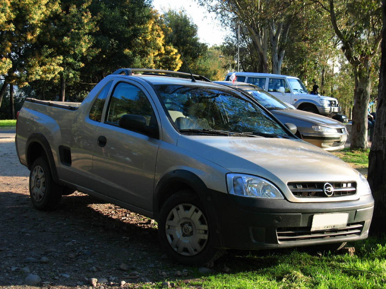 Compact pickup truck with front side view and practical design features