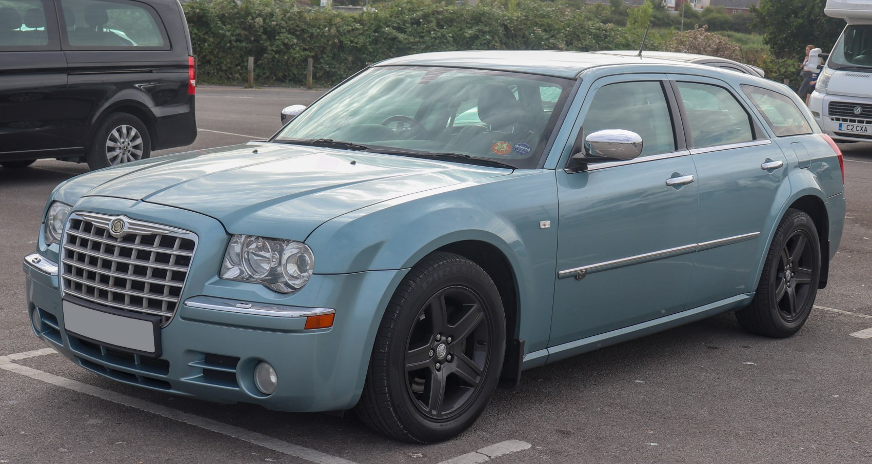 Wagon with distinctive front grille and black alloy wheels