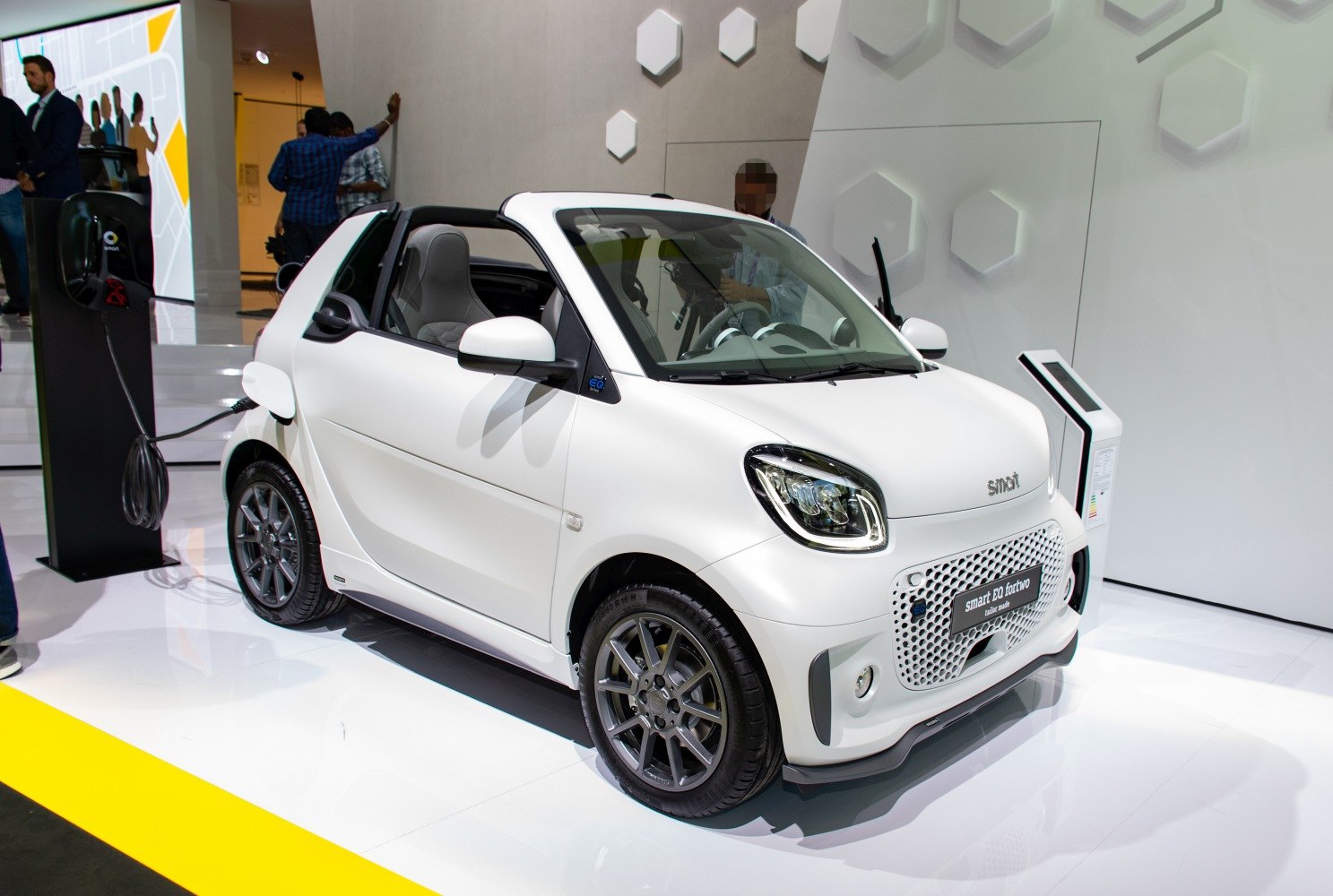 Electric convertible with distinctive front grille and compact design