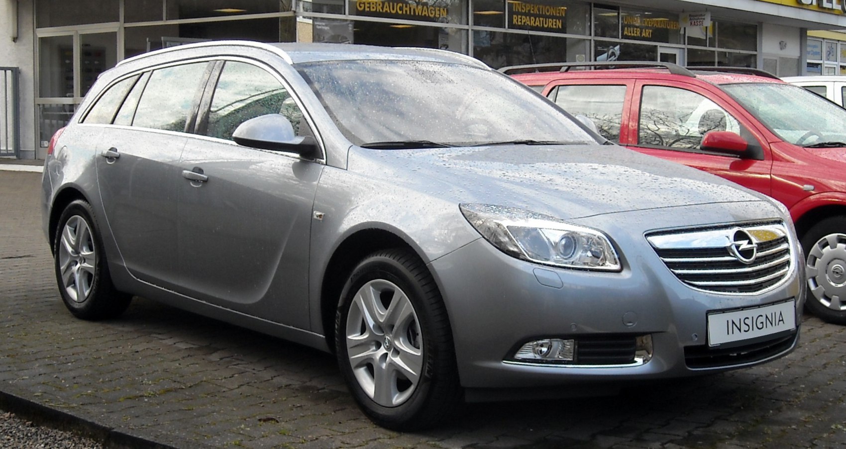 Silver wagon with front-side view and alloy wheels