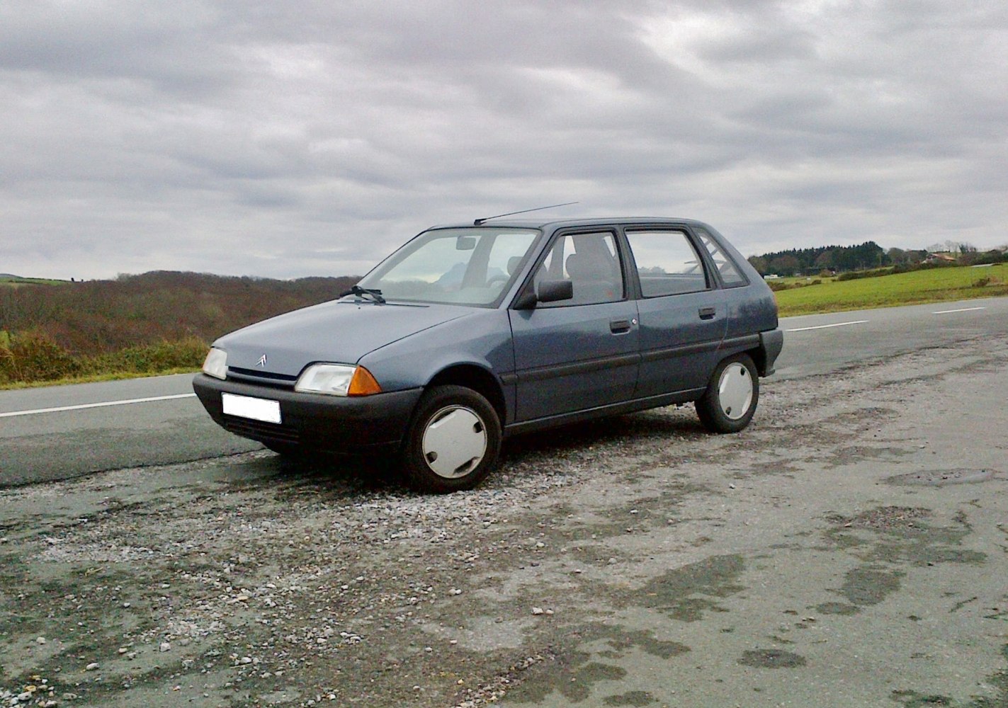 Compact hatchback with angular design and small wheels