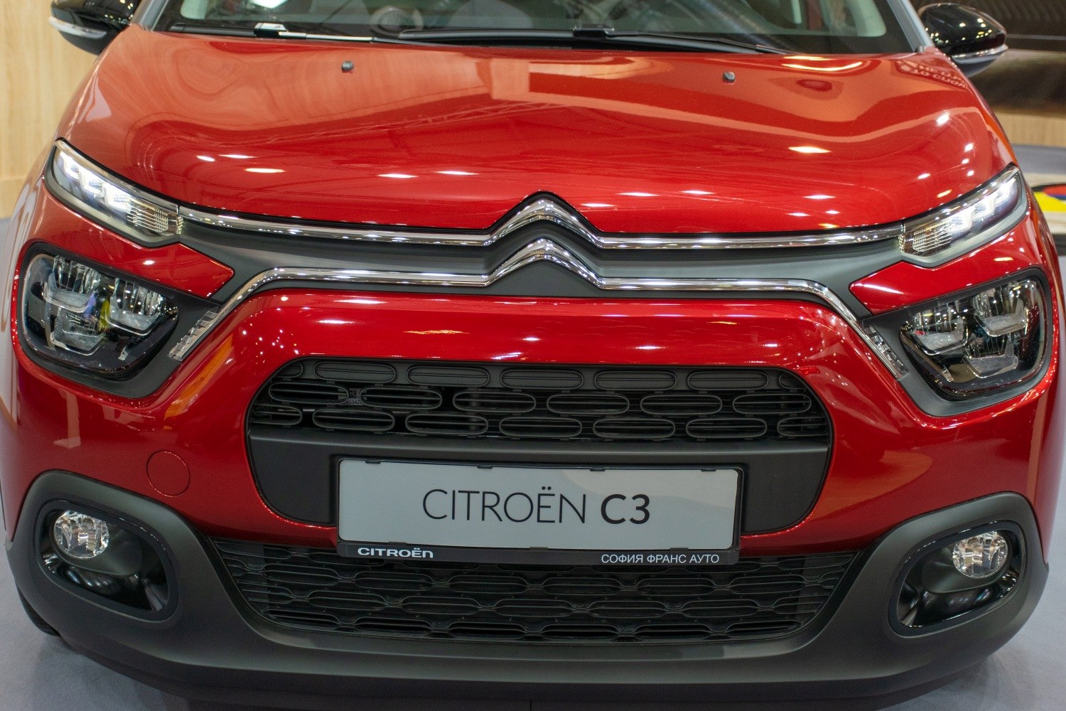 Front fascia with LED headlights and grille close-up