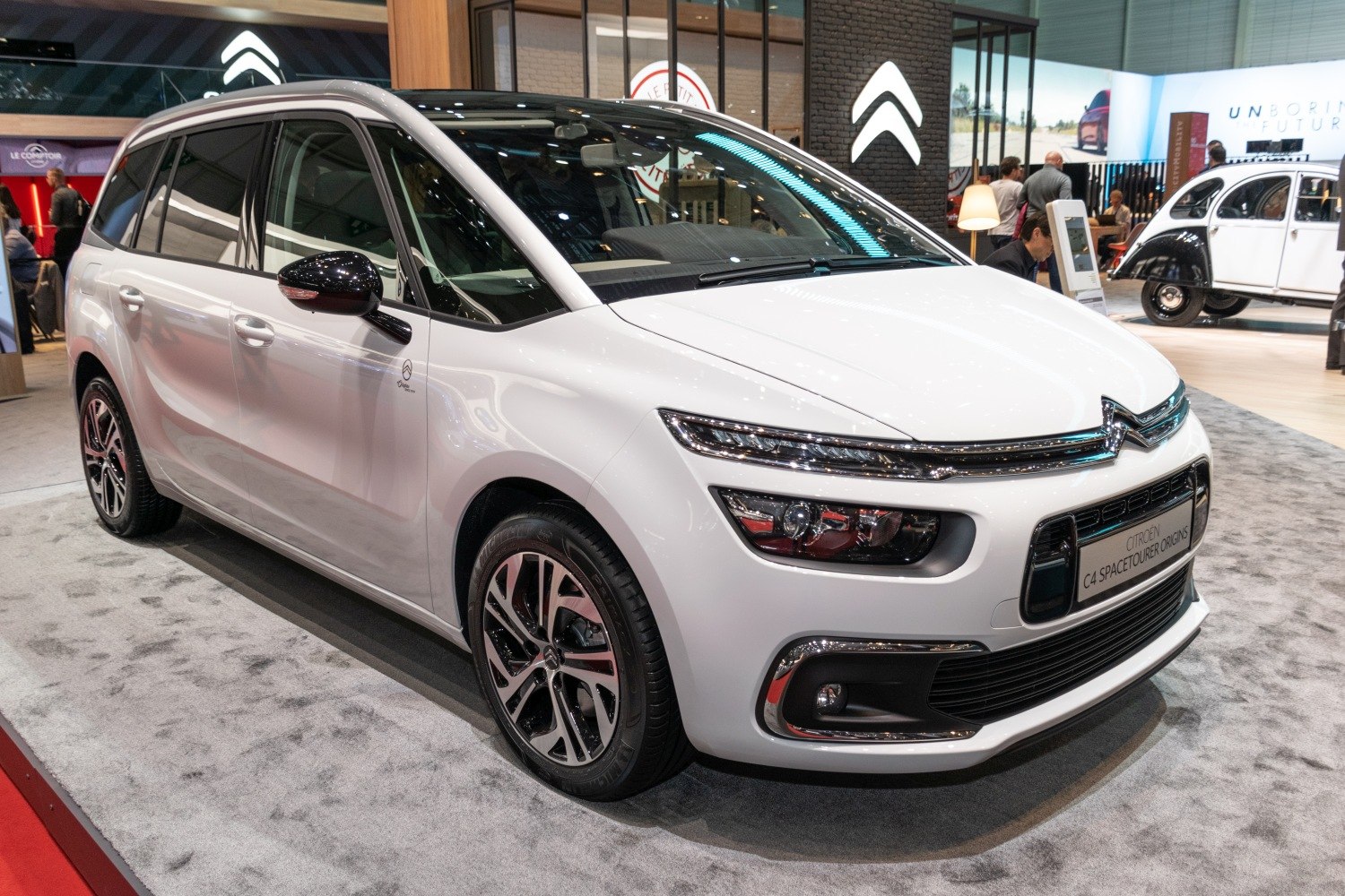 Front and side view highlighting LED headlights and alloy wheels
