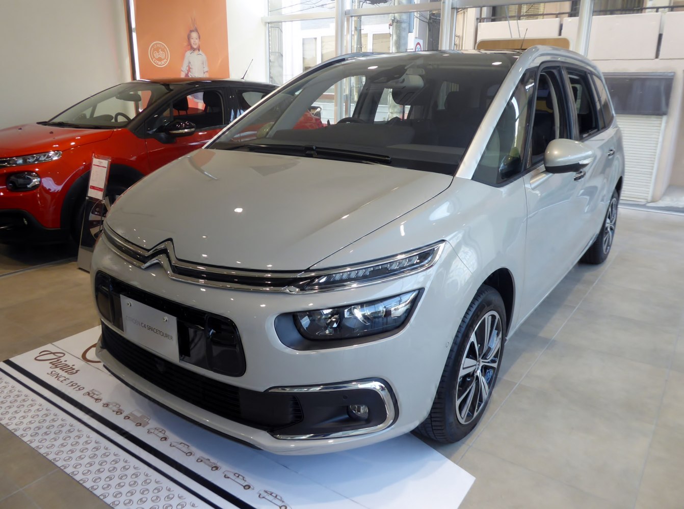 Front view with LED headlights and modern wheel rims