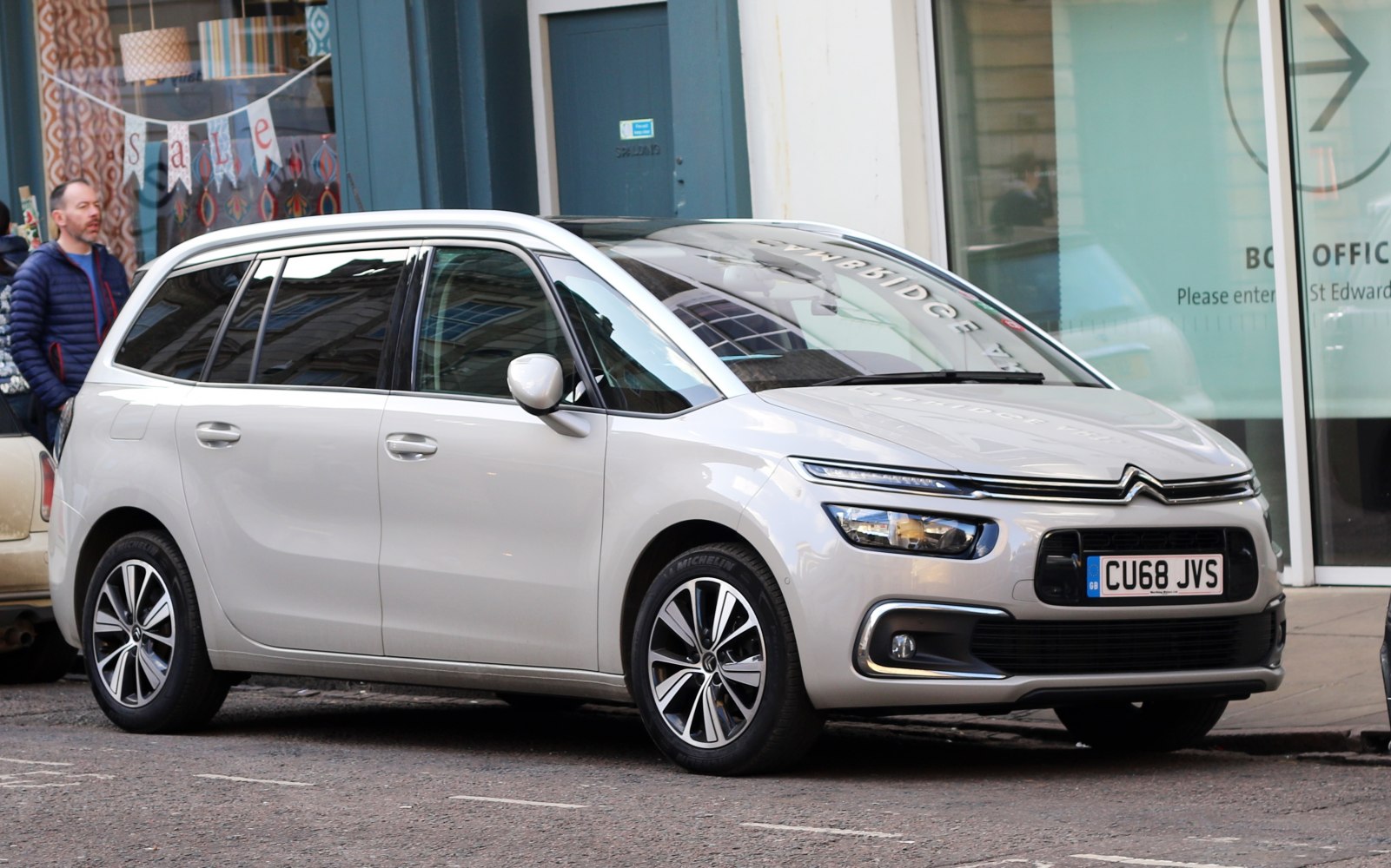 Front LED headlights and spacious side profile