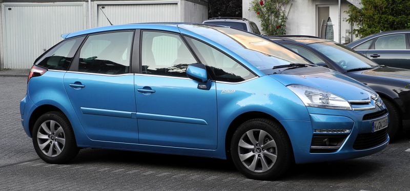 Compact MPV side profile with alloy wheels and blue paint