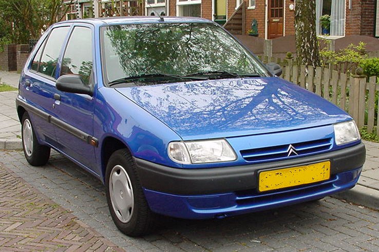 Front three-quarter view of a compact 5-door hatchback