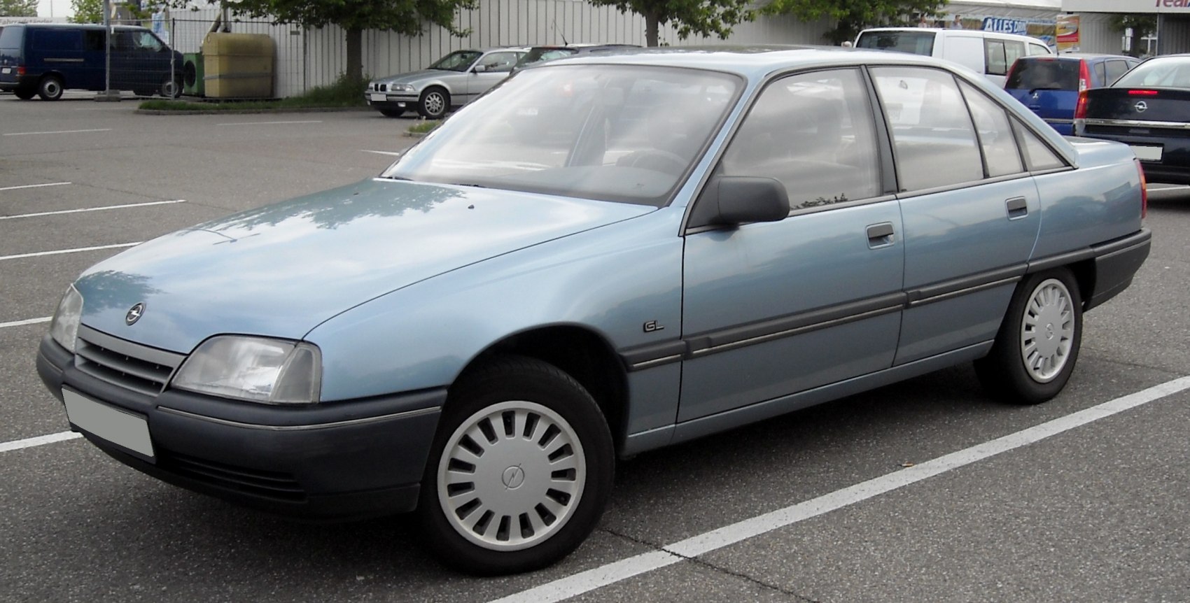 Angular front-side sedan with unique alloy wheels
