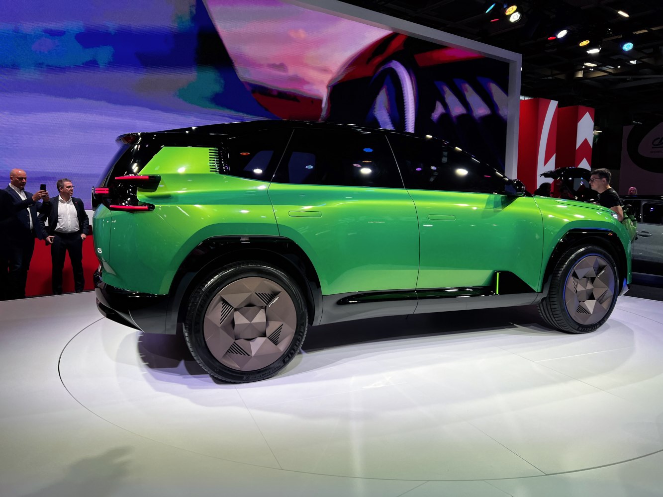Sleek side profile with futuristic geometric wheels