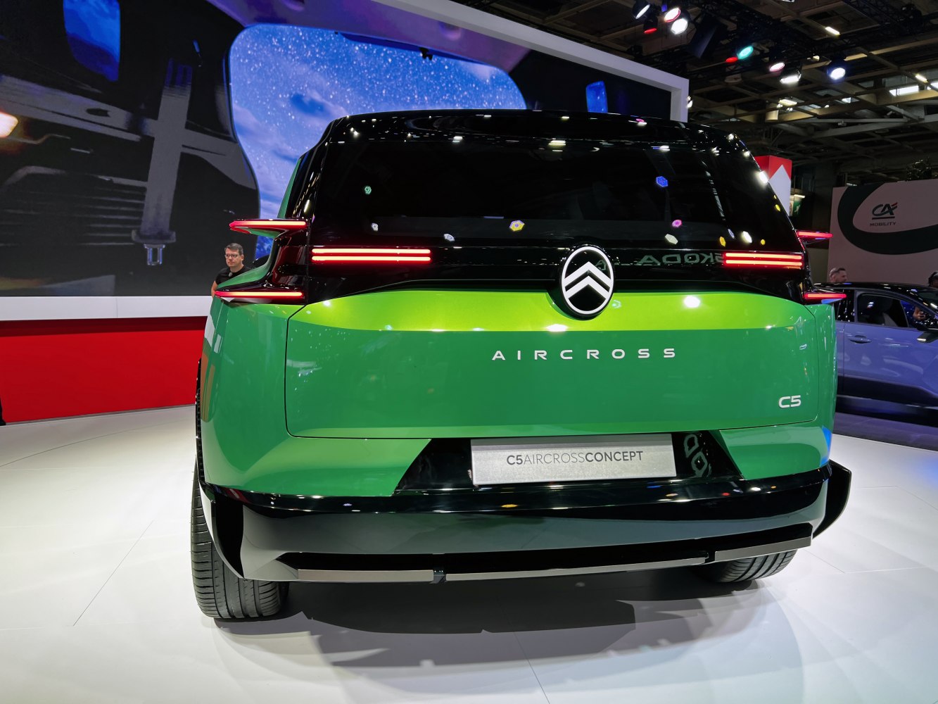 Rear design with LED light bars and diffuser