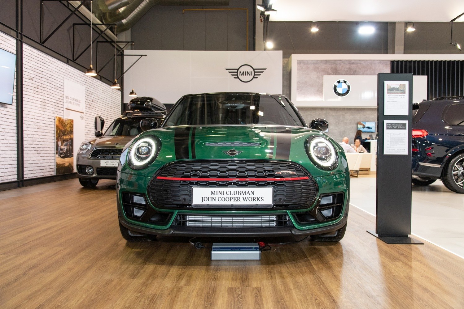 Front view with distinctive grille and round LED headlights