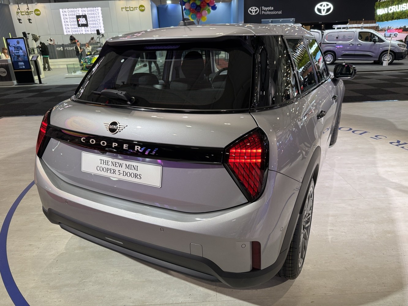 Rear view of 5-door hatchback with distinct taillights and modern rear design