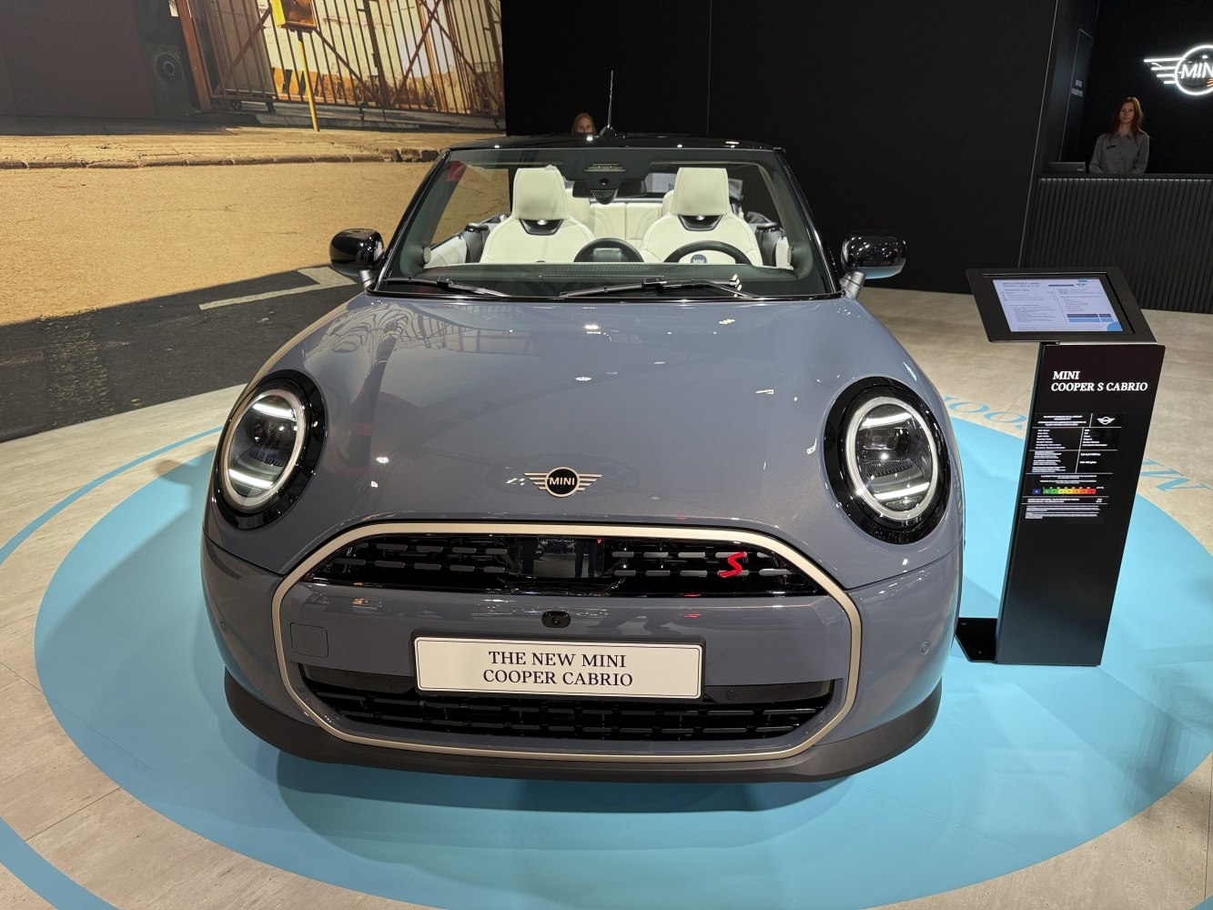 Front view with signature round LED headlights and convertible design