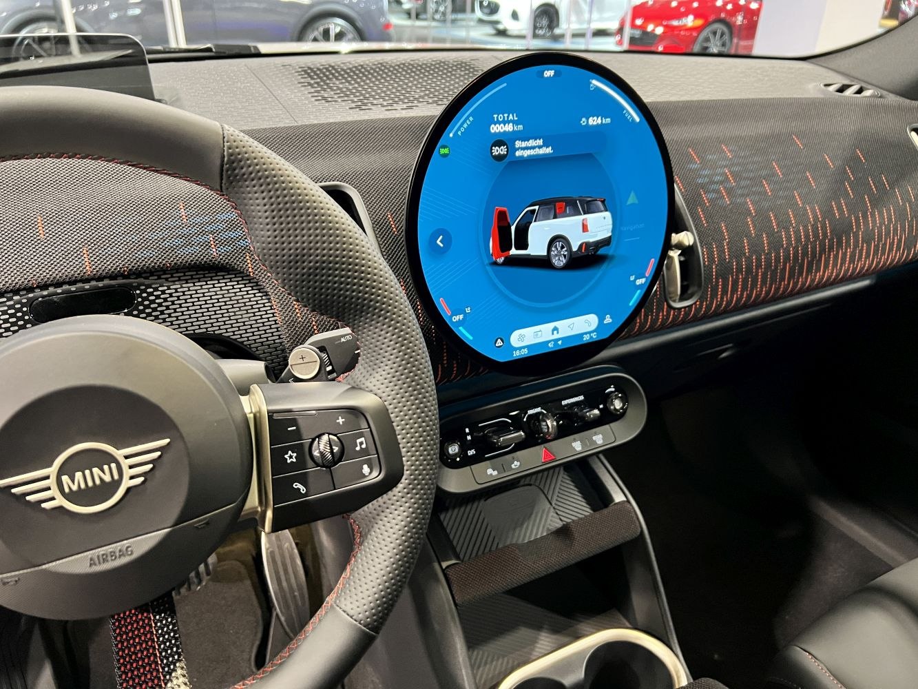 Digital dashboard and multifunction steering wheel with controls