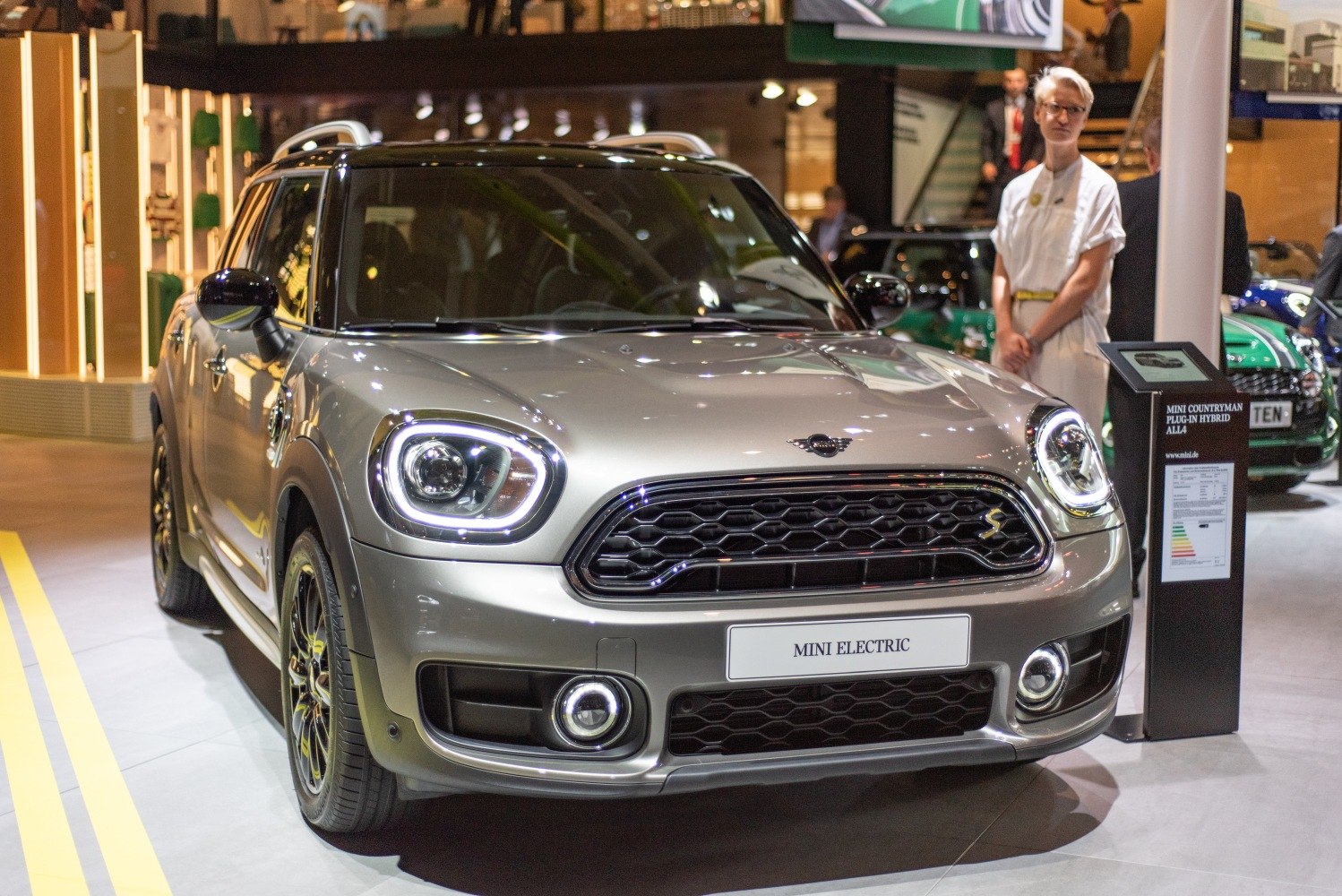 Front view of electric Mini Countryman with LED headlights and hexagonal grille