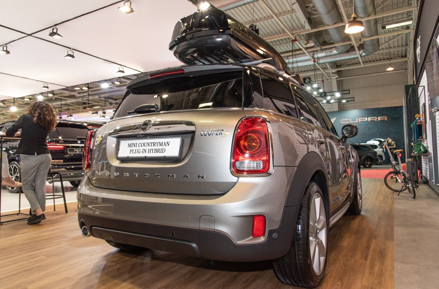 Rear view of Mini Countryman Plug-In Hybrid with roof cargo box