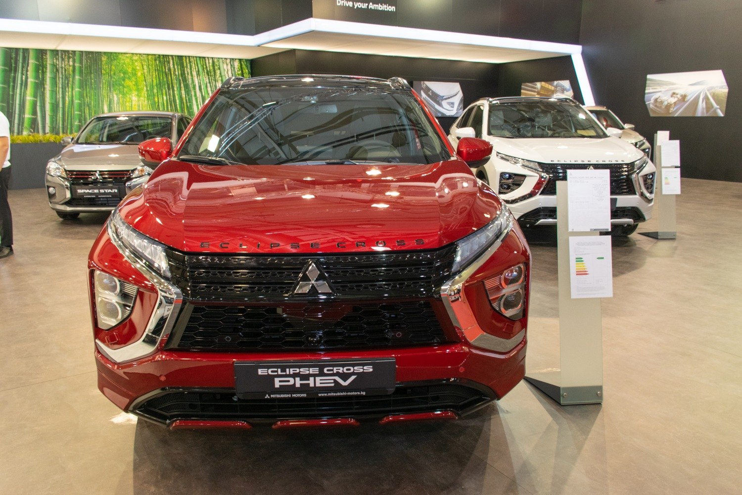 Distinctive front grille and split LED headlights of Mitsubishi Eclipse Cross PHEV