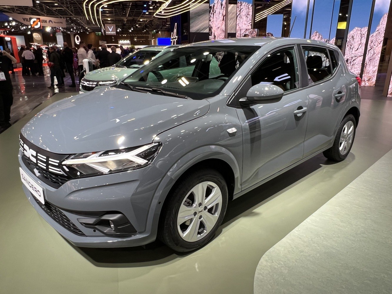 Compact hatchback, LED headlights, alloy wheels, grey finish