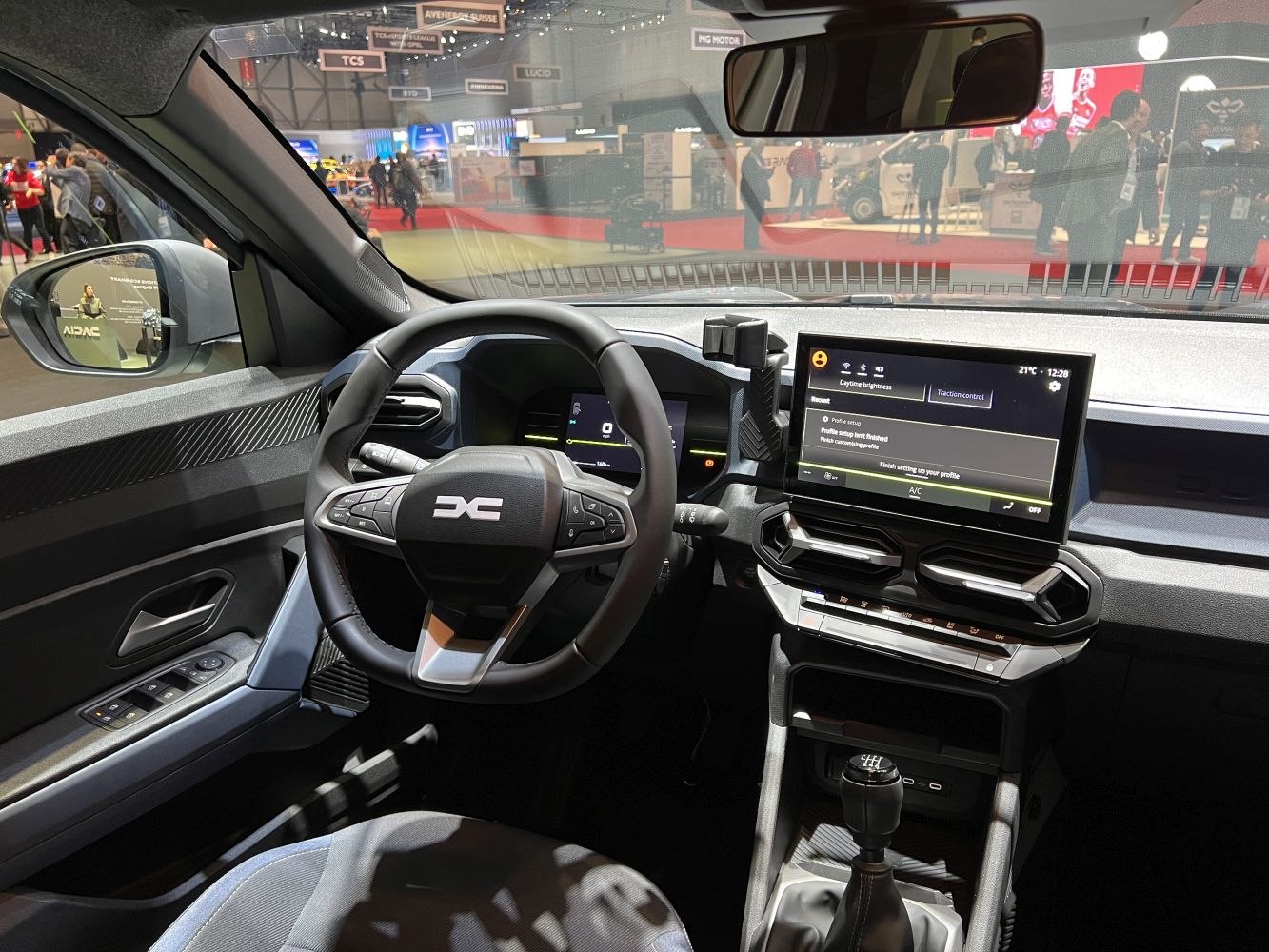 Digital dashboard, touchscreen infotainment, steering wheel controls