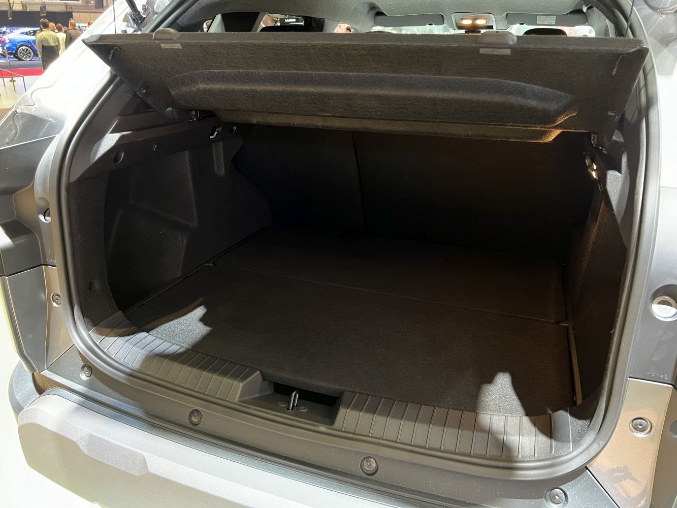 Spacious SUV trunk cargo area with foldable cover