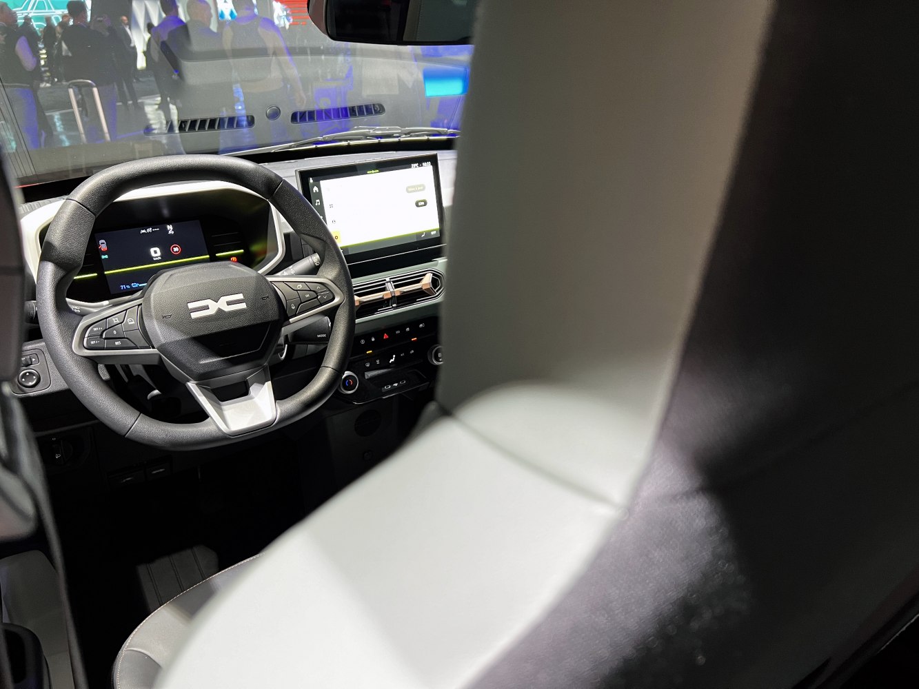 Digital dashboard and touchscreen infotainment with multifunction steering wheel
