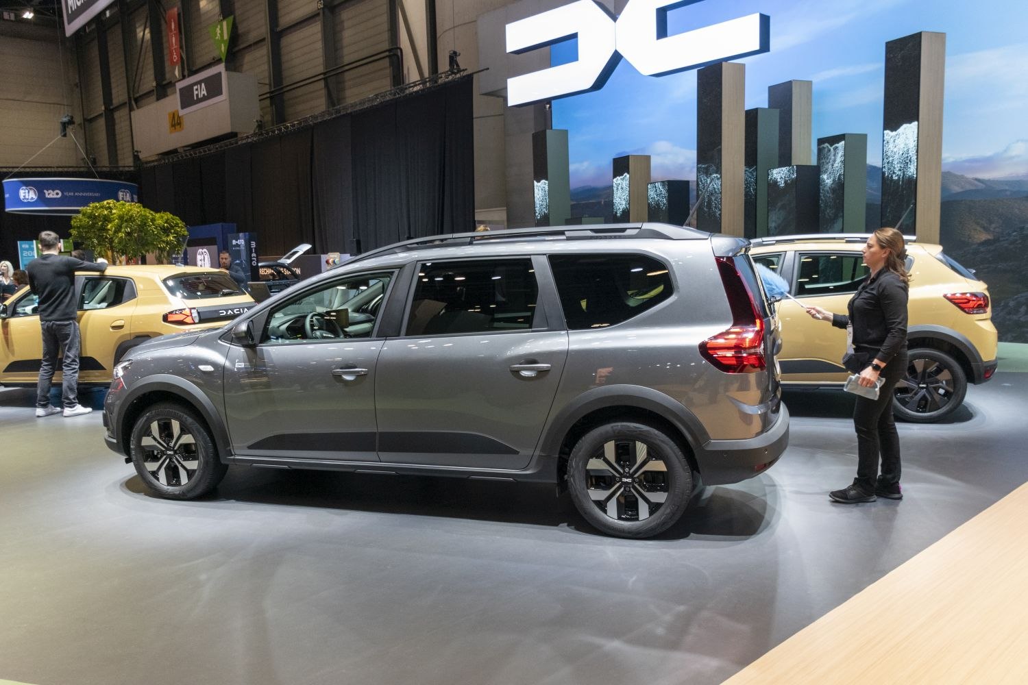 Side profile of modern facelifted SUV with distinct rear lights and alloy wheels