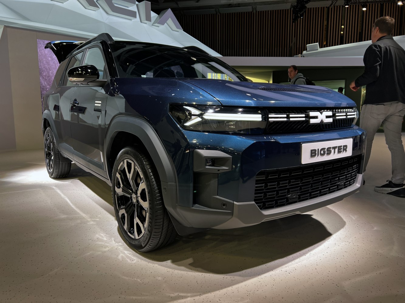 LED headlights and bold front grille on SUV front view