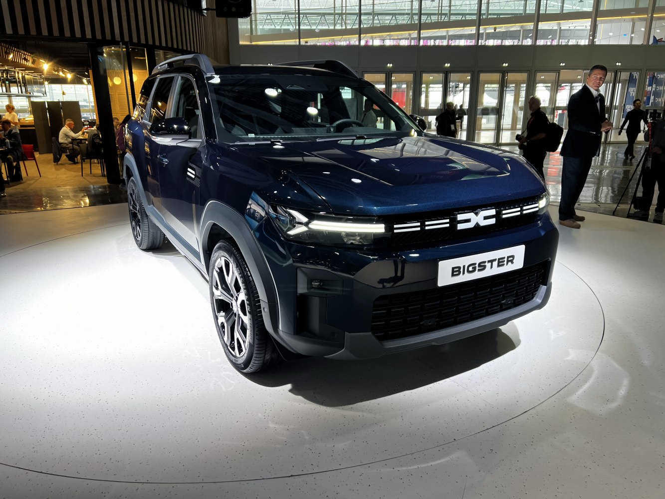 SUV with LED headlights and alloy wheels