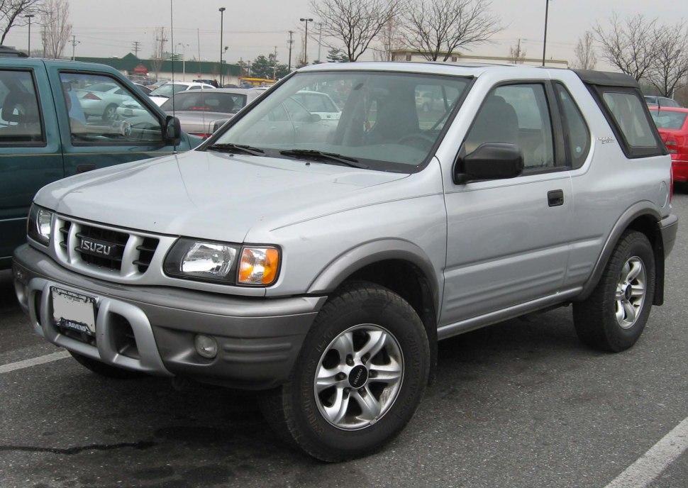 Front-side view of a rugged 2-door SUV with alloy wheels