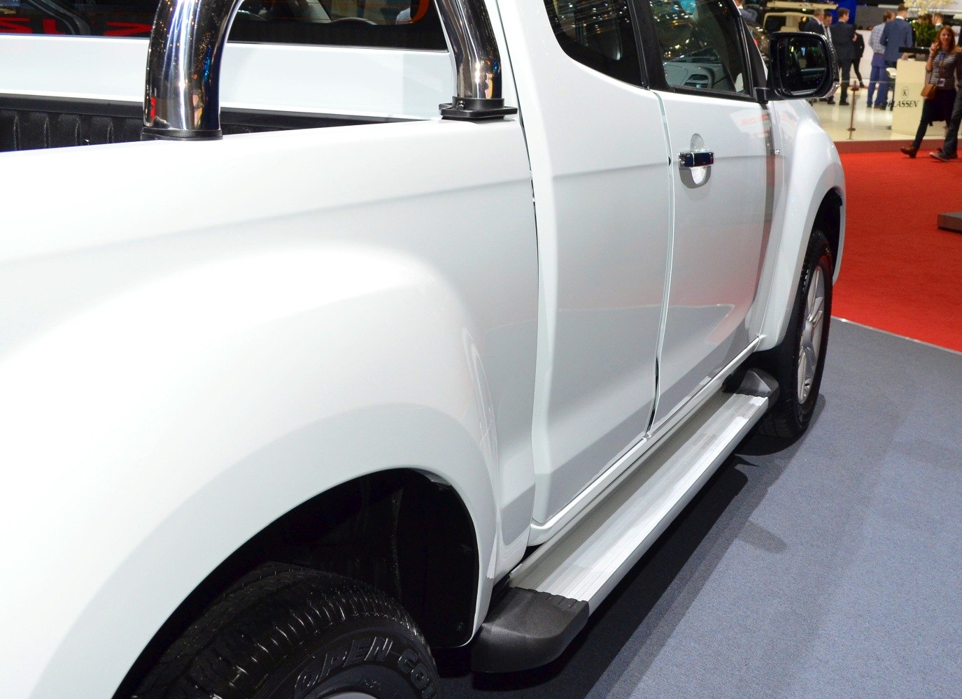 Side profile showing running board and rear wheel arch