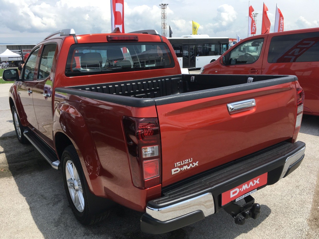 Rear and side view of pickup truck cargo bed and tailgate