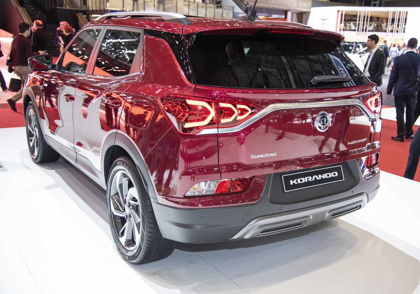 Rear and distinctive taillight design on red SUV