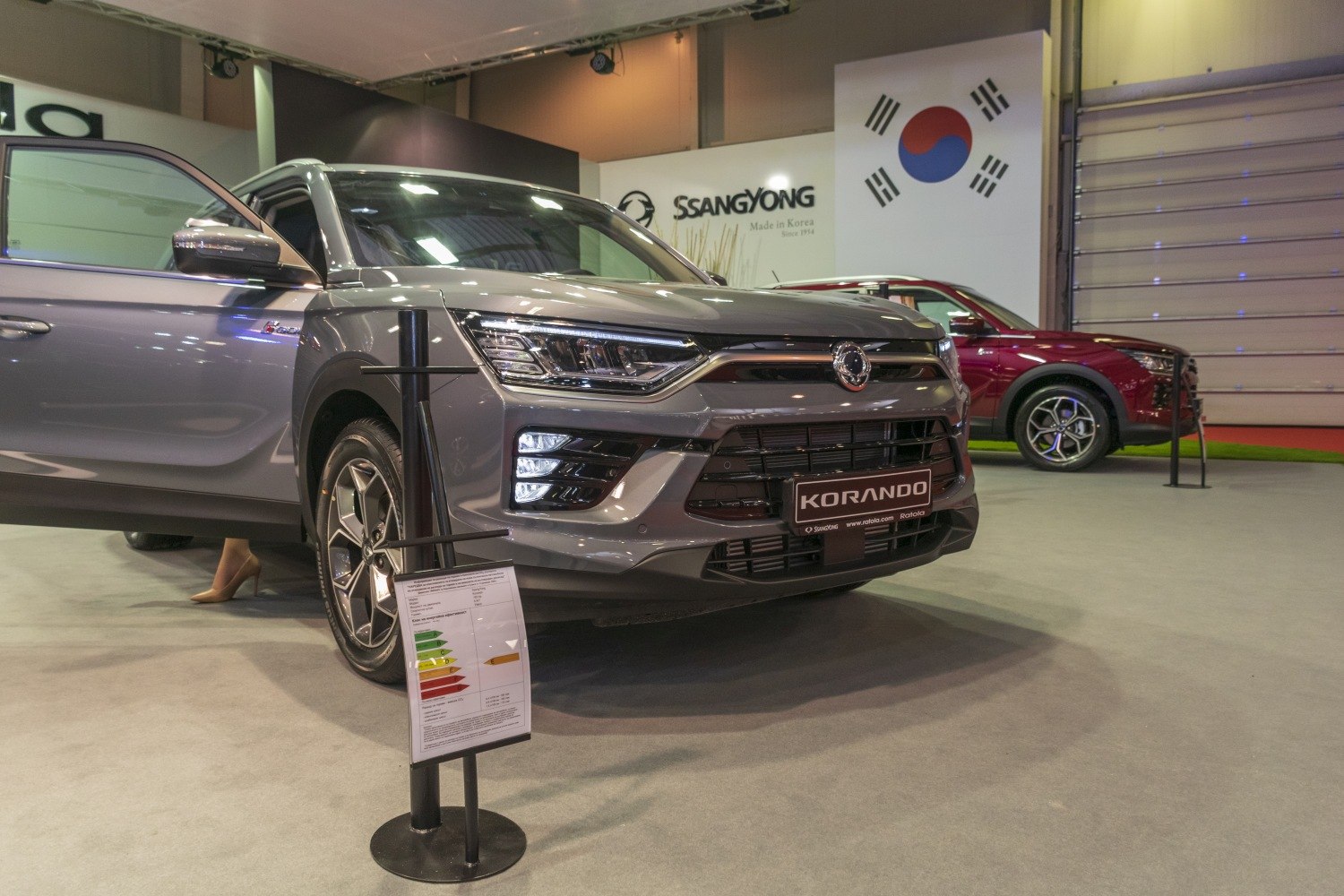 Front view with LED headlights and grille design