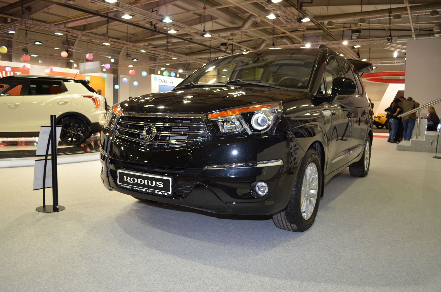 Front view with LED headlights and chrome grille
