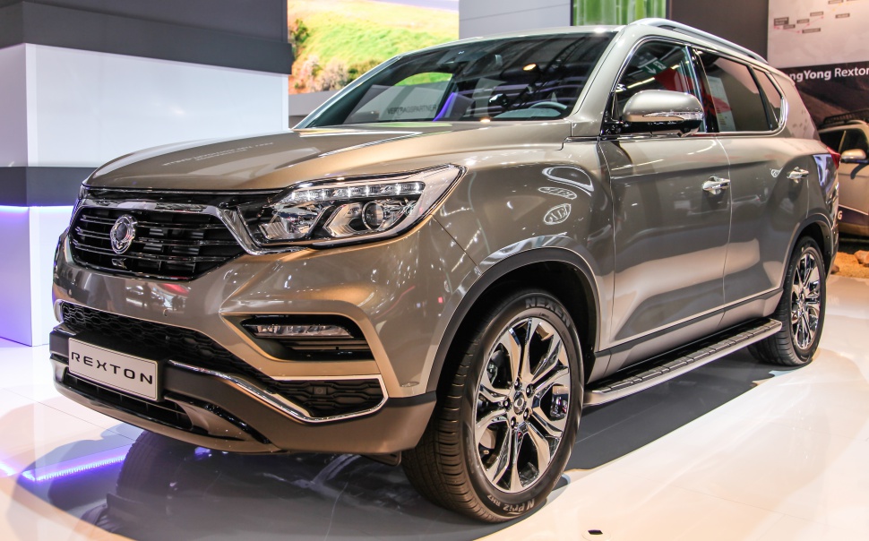 Front and side view with headlights and alloy wheels