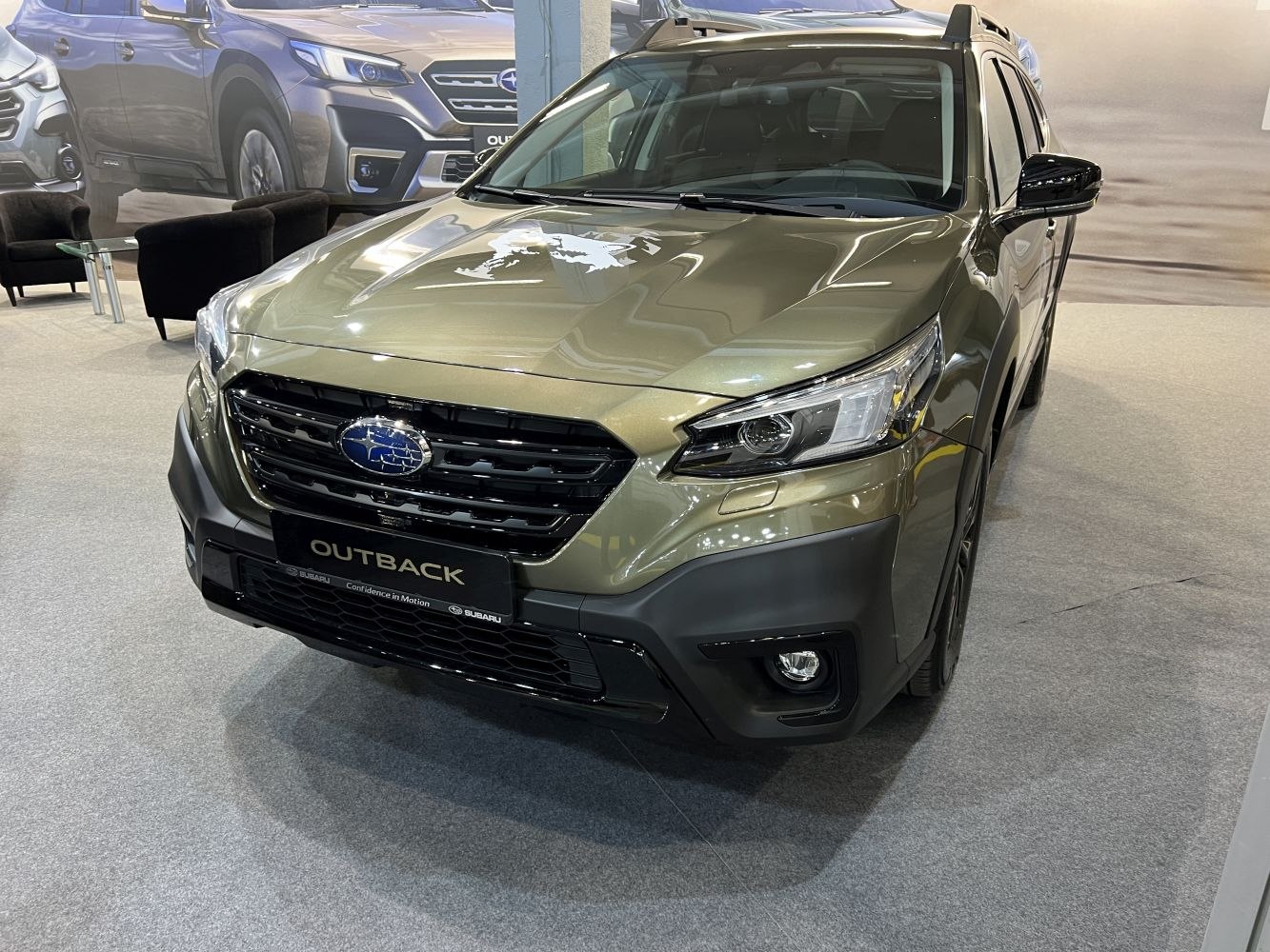 Front view with grille and headlights