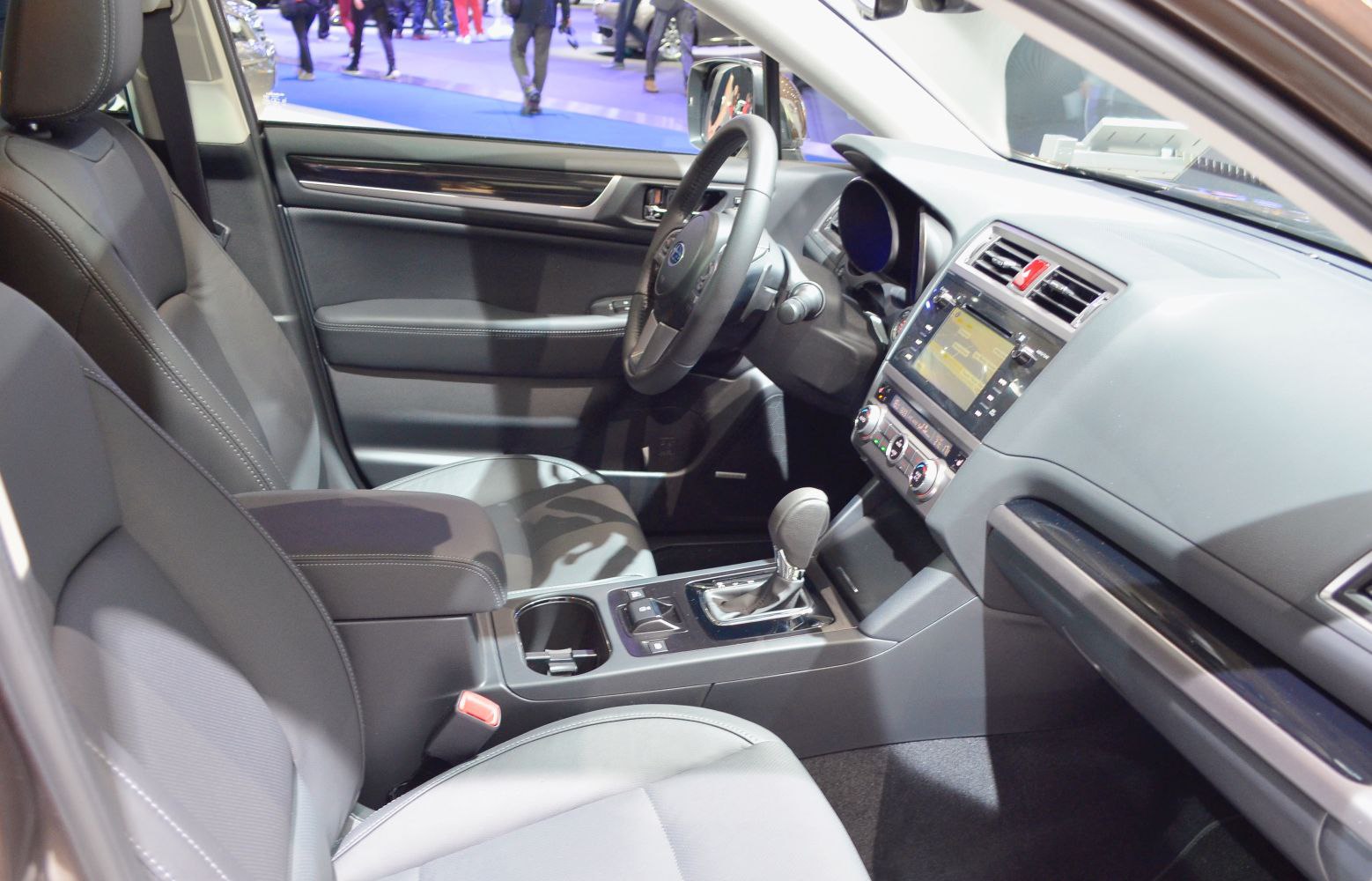 Subaru Outback V interior dashboard and center console