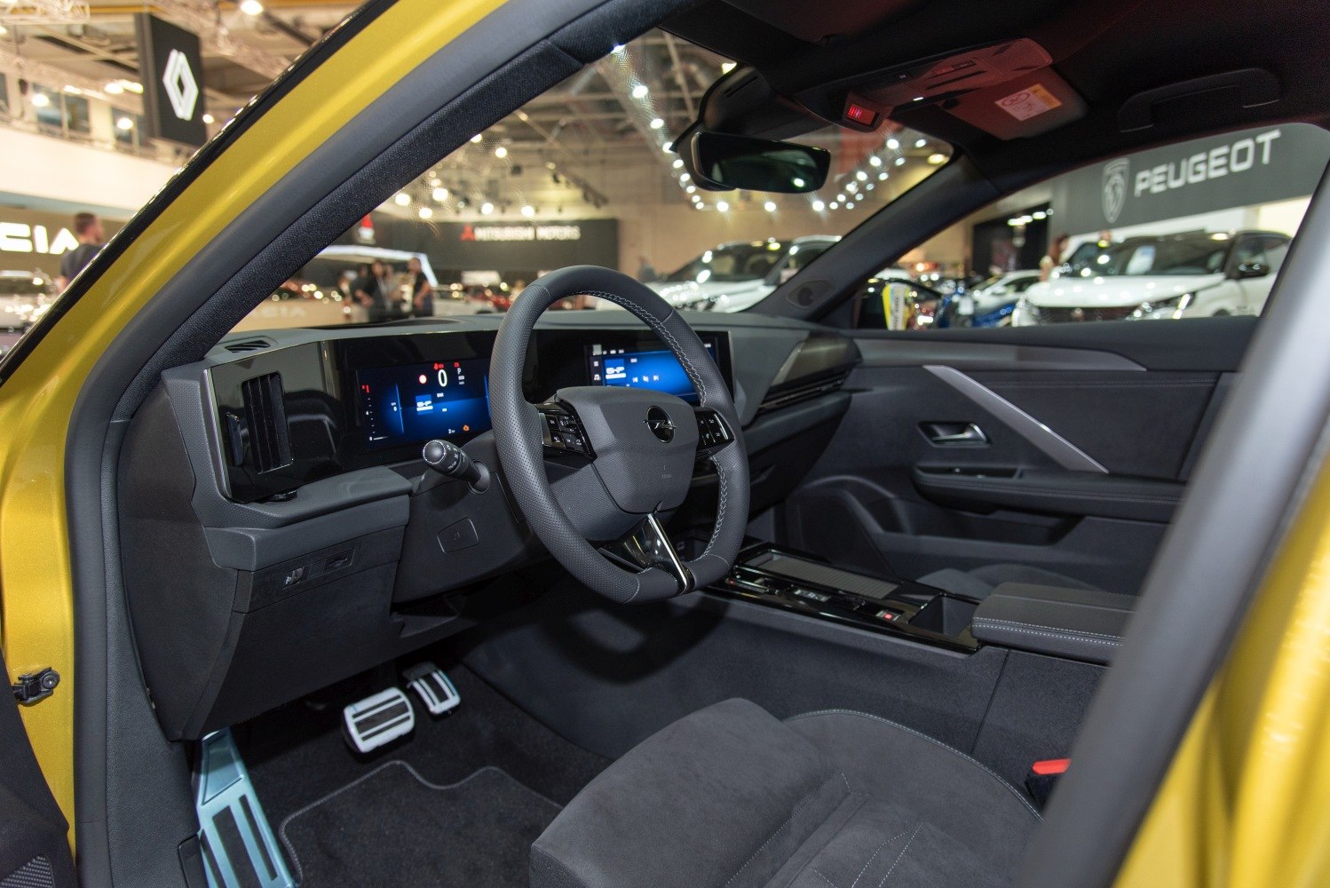 Modern dual digital dashboard and ergonomic steering wheel with center console