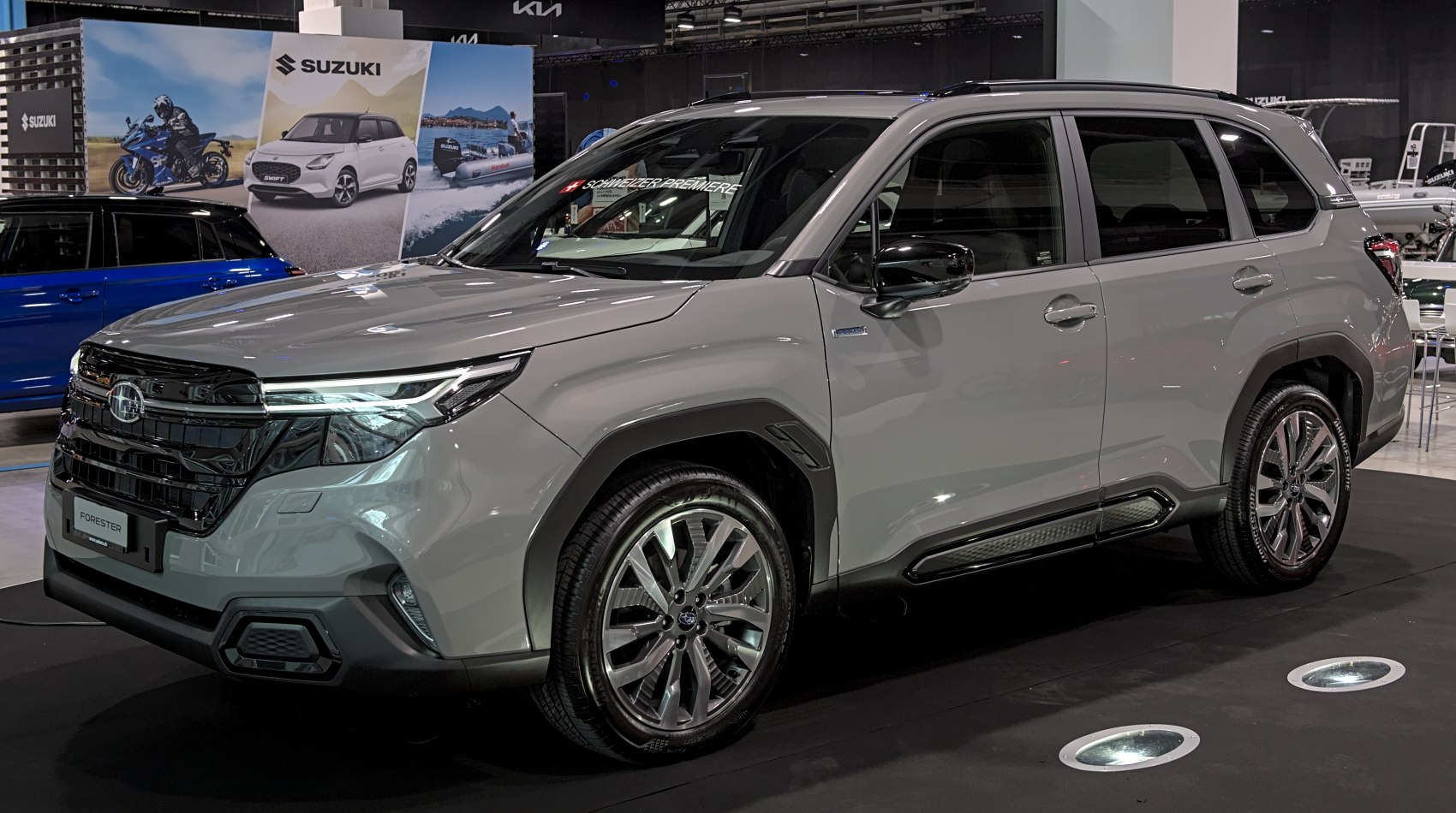 Front side with LED headlights and alloy wheels