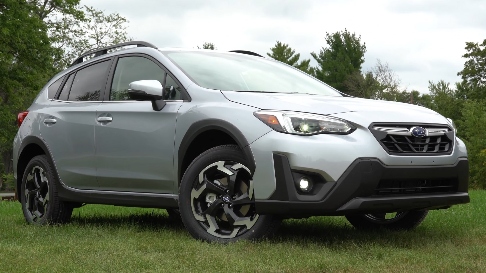 Front three-quarter view with LED headlamps and black alloy wheels